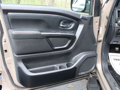 Used 2021 Nissan Titan PRO-4X w/ Pro-4x Convenience Package AWD/4WD image 13