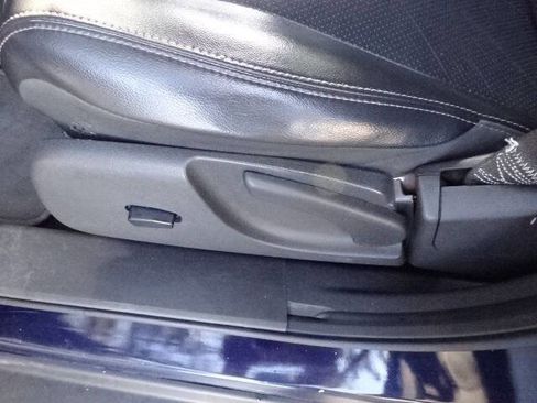 Used 2012 Jeep Liberty Limited w/ Comfort/Convenience Group image 39