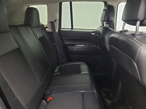 Used 2017 Jeep Compass Latitude AWD/4WD image 19