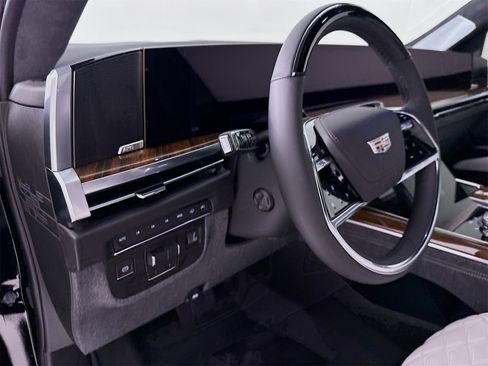 Used 2026 Cadillac Escalade Platinum Sport w/ LPO, ONYX Package image 10