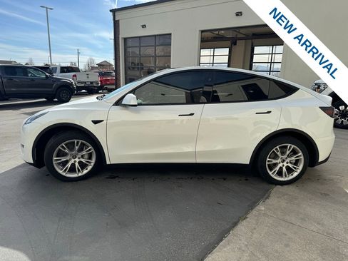 Used 2023 Tesla Model Y Long Range image 4