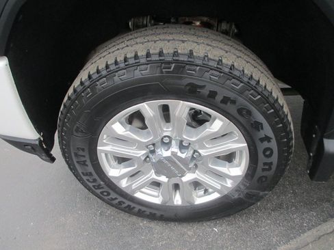 Used 2022 GMC Sierra 3500 Denali w/ Denali Ultimate Package image 13