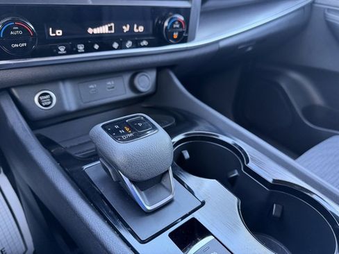 Certified 2023 Nissan Rogue SV image 23