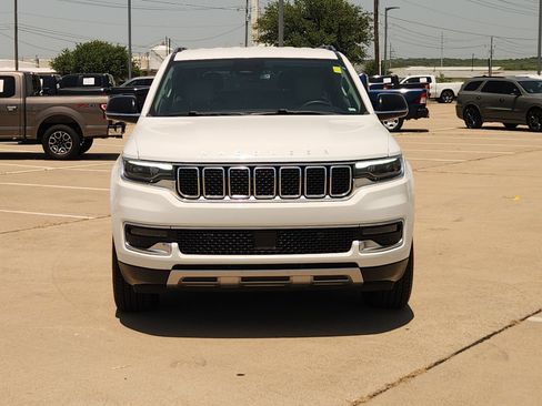 Used 2024 Jeep Wagoneer Series II w/ Flexible Seating Group AWD/4WD image 6