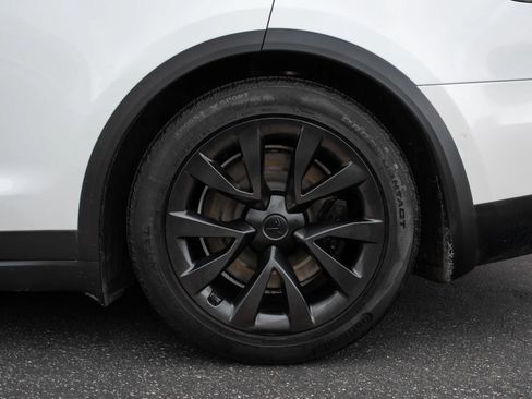 Used 2022 Tesla Model X AWD/4WD image 41