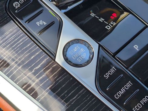 New 2026 BMW X7 xDrive40i w/ Executive Package image 29