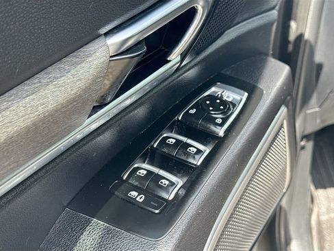 Used 2022 Kia Telluride EX w/ EX Premium Package image 18