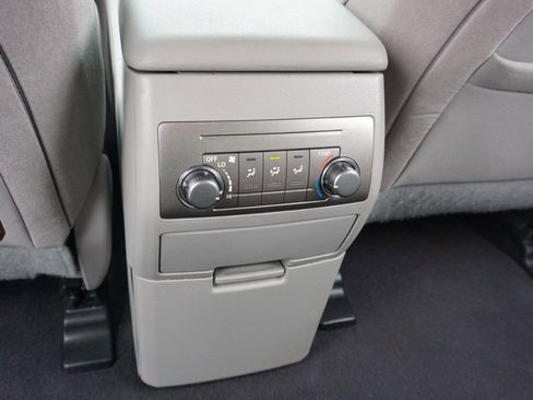 Used 2011 Toyota Highlander 2WD image 27