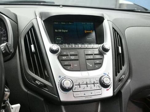 Used 2017 Chevrolet Equinox Premier w/ Enhanced Convenience Package AWD/4WD image 13