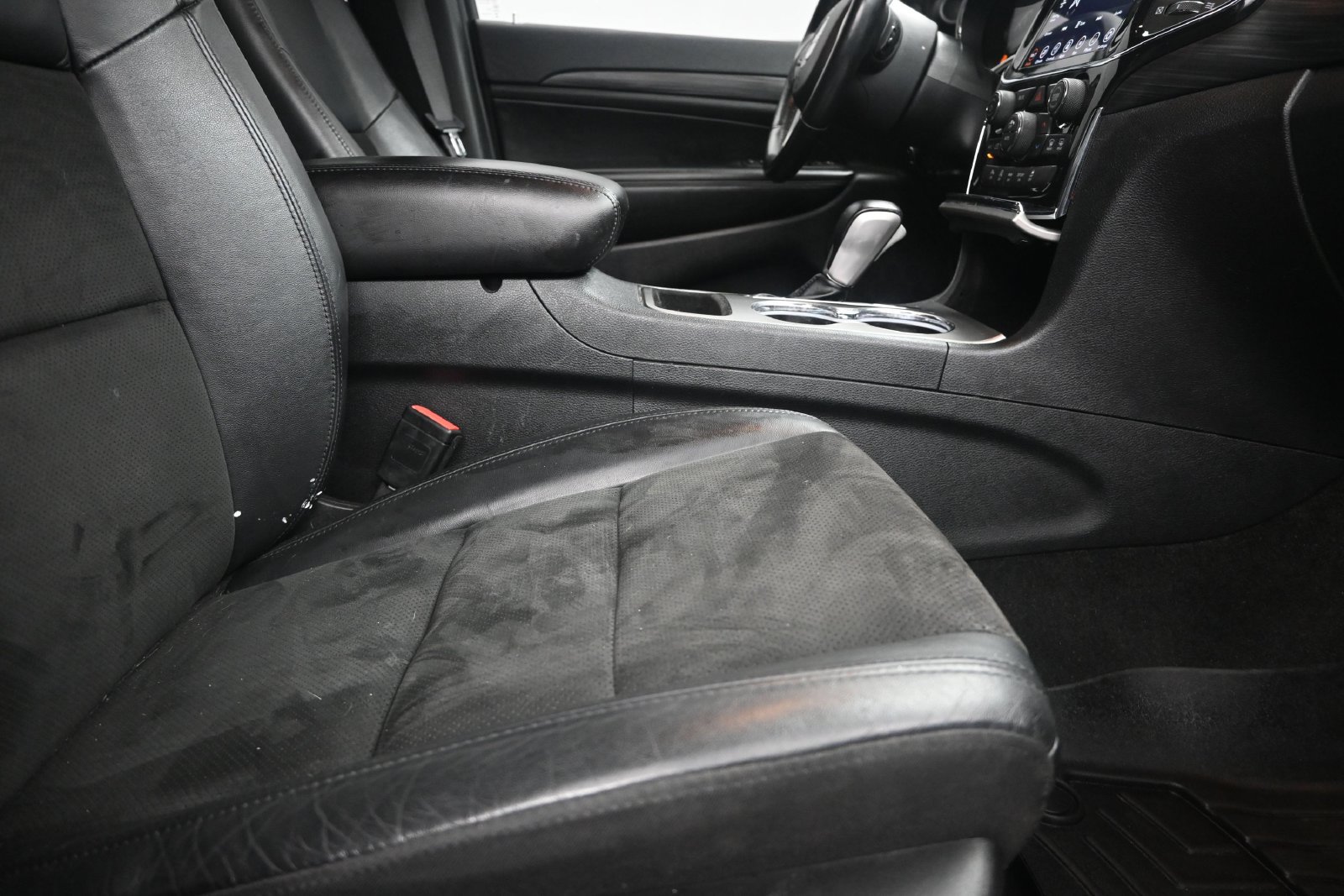 Used 2022 Jeep Grand Cherokee Laredo X RWD image 25