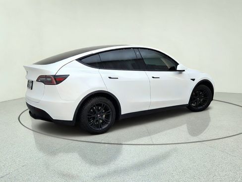 Used 2021 Tesla Model Y Long Range AWD/4WD image 8