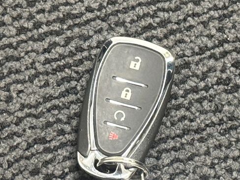 Used 2025 Chevrolet Trax LT image 18