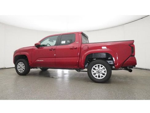 Used 2025 Toyota Tacoma SR5 AWD/4WD image 25