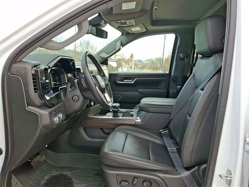 Used 2023 GMC Sierra 1500 SLT w/ SLT Convenience Package image 3