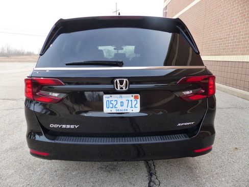 Used 2024 Honda Odyssey Sport image 9