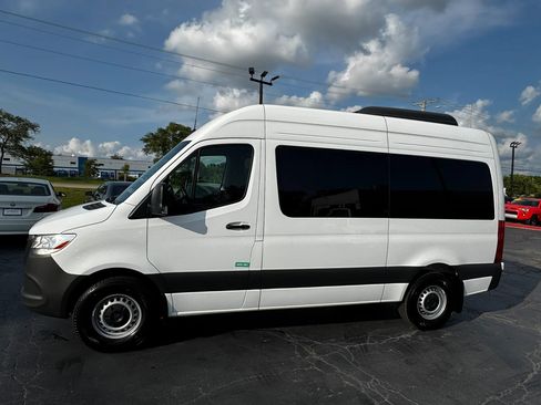 Used 2024 Mercedes-Benz Sprinter 2500 image 2