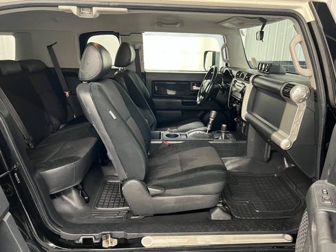 Used 2007 Toyota FJ Cruiser 4WD w/ Upgrade Pkg 2 image 10
