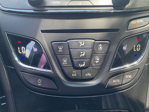 Used 2015 Buick Regal Premium w/ Experience Buick Package image 18