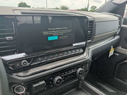 New 2026 Chevrolet Silverado 2500 ZR2 AWD/4WD image 21