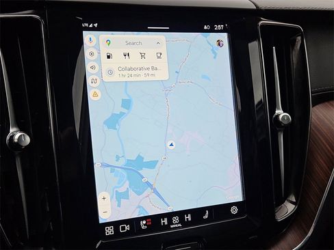 Used 2023 Volvo XC60 B6 Ultimate w/ Protection Package Premier image 17