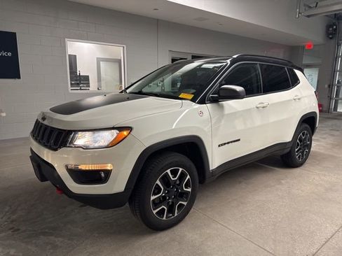 Used 2019 Jeep Compass Trailhawk image 1