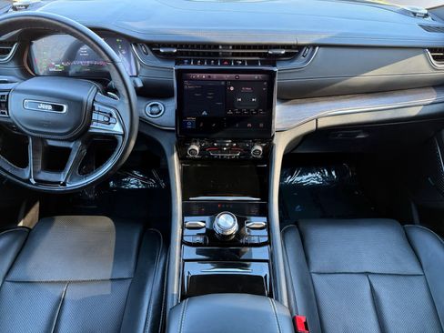 Used 2023 Jeep Grand Cherokee Overland w/ Advanced Protech Group III image 16