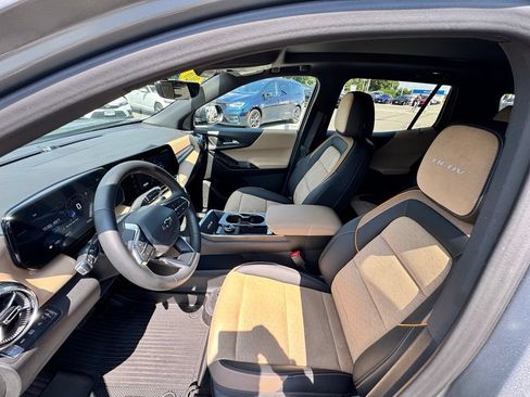 Used 2026 Chevrolet Equinox ACTIV w/ Convenience Package III AWD/4WD image 9