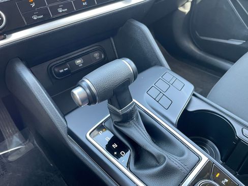 Used 2025 Kia Sportage LX image 40