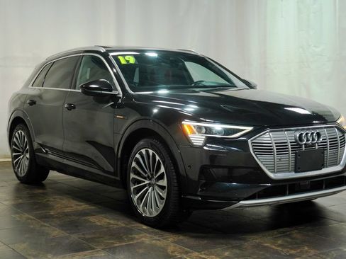 Used 2019 Audi e-tron Prestige w/ Prestige Package AWD/4WD image 1