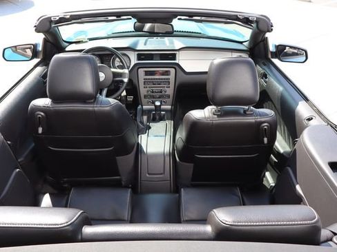 Used 2010 Ford Mustang Convertible image 40