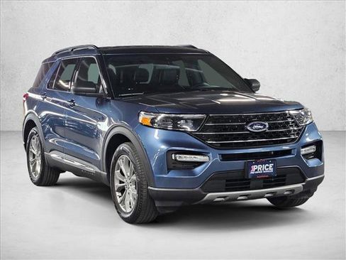 Used 2020 Ford Explorer XLT w/ Equipment Group 202A image 3