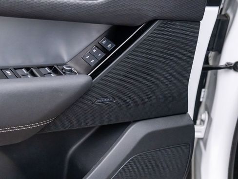 Used 2023 Land Rover Range Rover Velar R-Dynamic S image 13