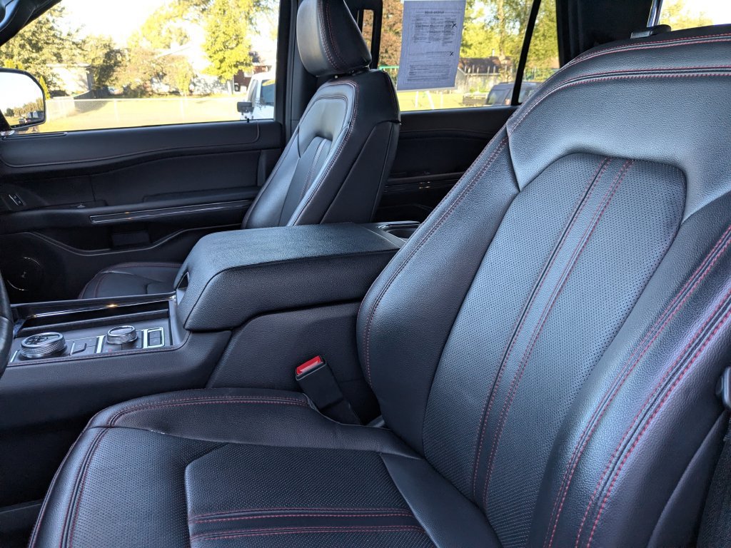 Used 2023 Ford Expedition Limited AWD/4WD image 12