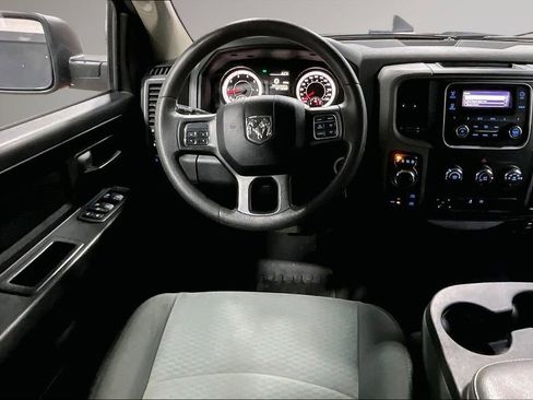 Used 2018 RAM 1500 Express AWD/4WD image 9