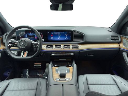Used 2025 Mercedes-Benz GLS 450 4MATIC image 19