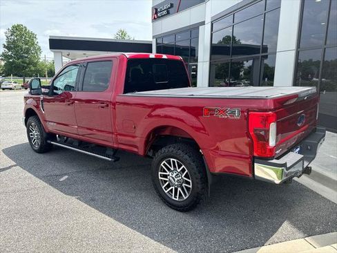 Used 2017 Ford F250 Lariat w/ Lariat Value Package AWD/4WD image 6