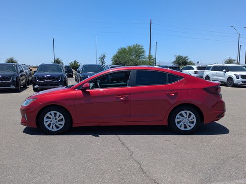 Used 2020 Hyundai Elantra SE w/ Cargo Package (C1) FWD image 2
