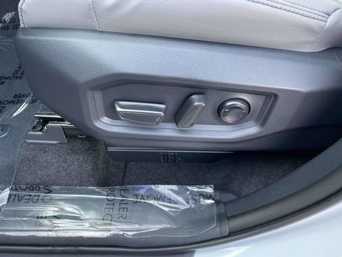 New 2026 Toyota Tundra Limited AWD/4WD image 30