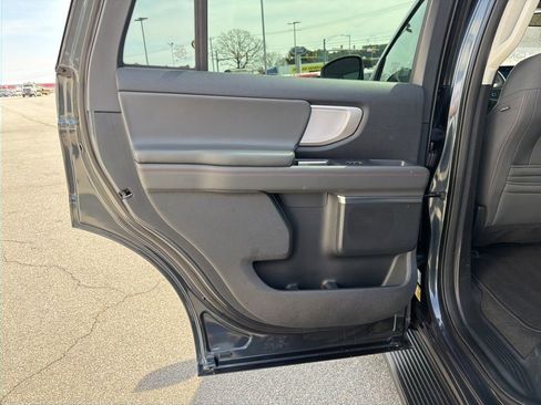 Certified 2025 Ford Expedition Active AWD/4WD image 16