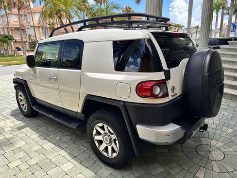 Used 2014 Toyota FJ Cruiser 4WD w/ Upgrade Package image 30