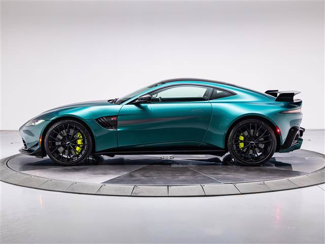 Used 2023 Aston Martin V8 Vantage Coupe RWD image 11