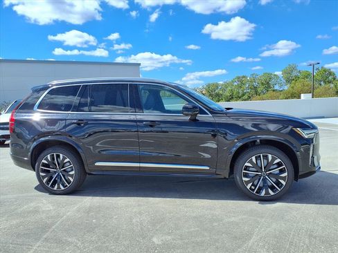 New 2026 Volvo XC90 B5 Core w/ Protection Package Premier image 8