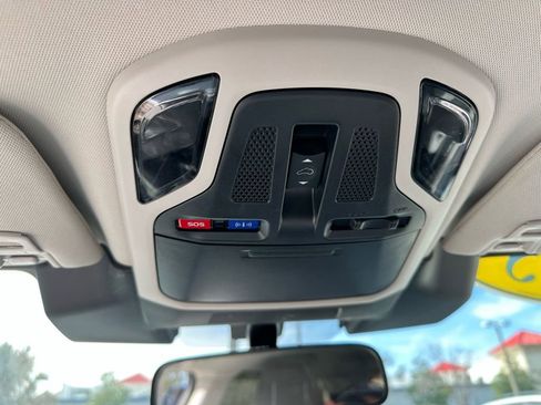 Used 2025 Subaru Outback Limited image 32