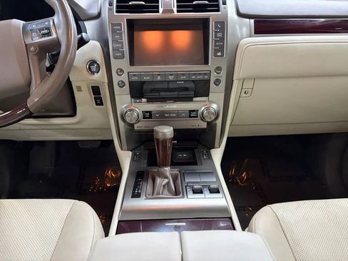 Used 2019 Lexus GX 460 Premium w/ Premium Package AWD/4WD image 12