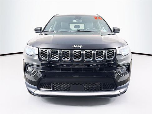 Used 2024 Jeep Compass Limited AWD/4WD image 2