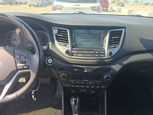 Used 2017 Hyundai Tucson Limited w/ Limited Ultimate Package 03 AWD/4WD image 10