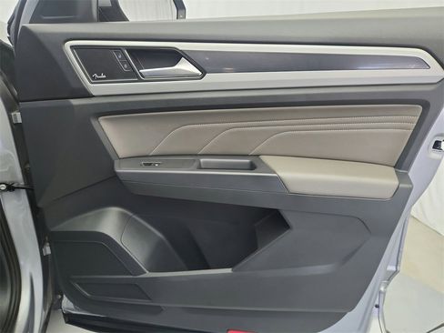 Used 2021 Volkswagen Atlas Cross Sport SEL Premium image 26