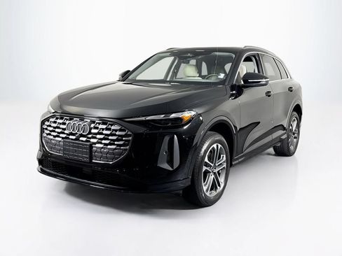 Used 2025 Audi Q5 Premium w/ Convenience Package AWD/4WD image 1
