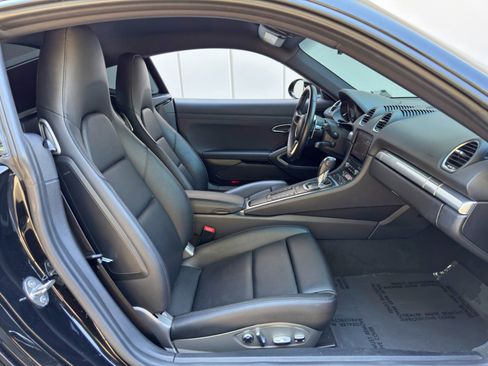 Used 2018 Porsche 718 Cayman RWD image 15