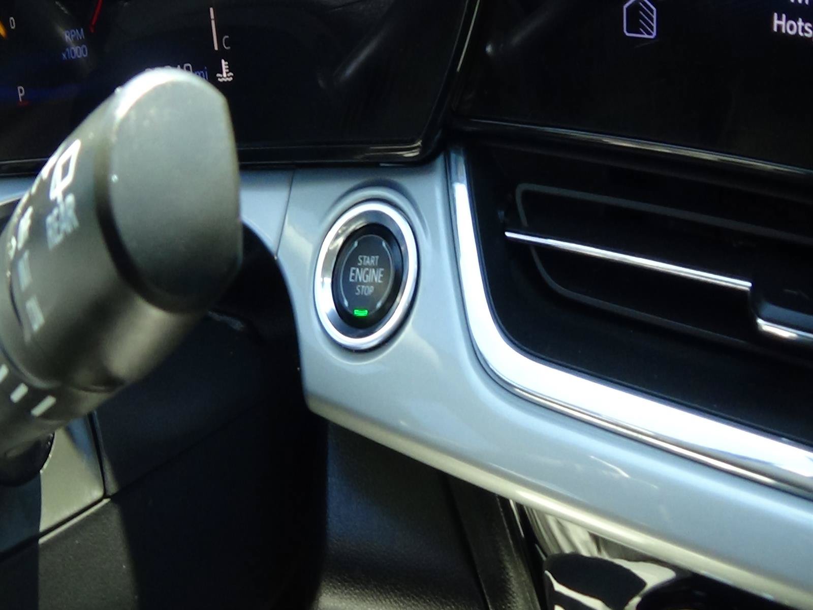 Used 2025 Chevrolet Trax LT w/ LT Convenience Package FWD image 26